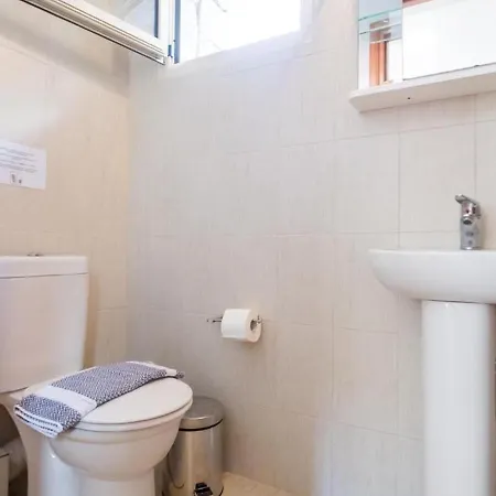 Manoleas - 6 Stoúpa