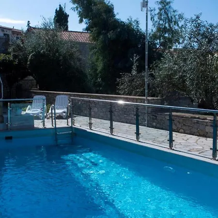 Manoleas - 6 Stoúpa